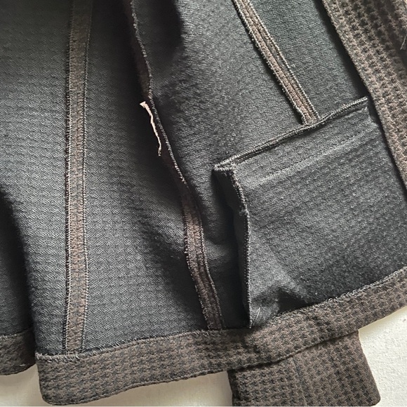 Armani Collezioni Houndstooth Wool Made in Italy 2 button blazer Sz S 17” PTP - Picture 4 of 9